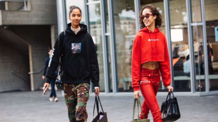 5 Ways to Wear Hoodie to Look Attractive